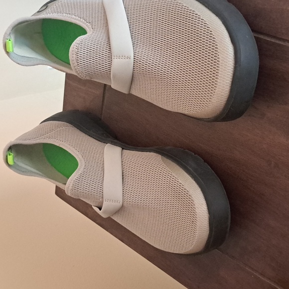 Oofos OOmg stretch slip on shoe grey women sz9 Excellent - Picture 2 of 10